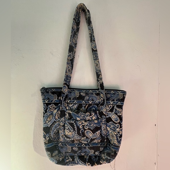 Vera Bradley Handbags - Vera Bradley bag